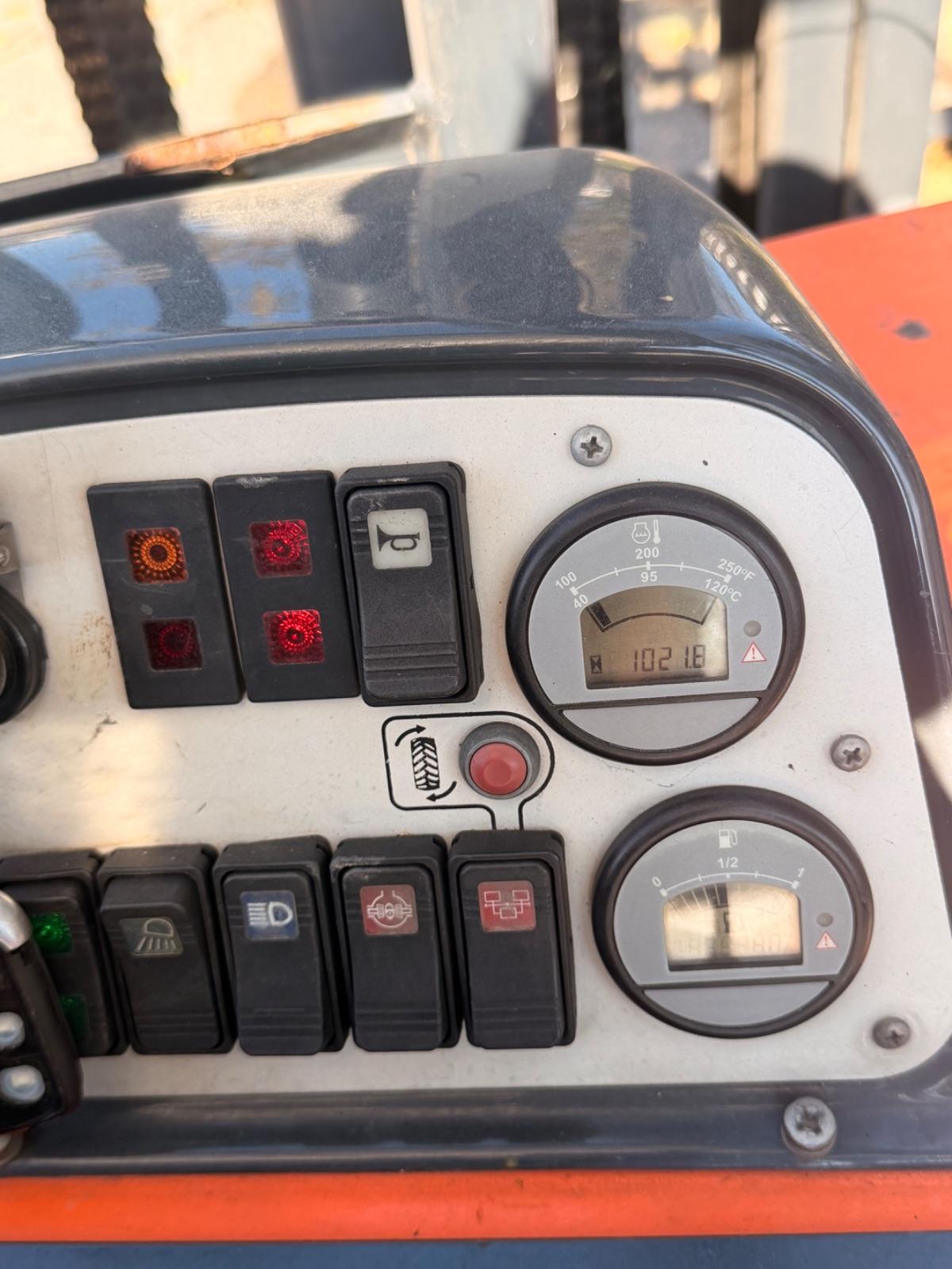 2023 Moffett Moffett M8 55.4 NX — Baltimore, MD (photo 4)