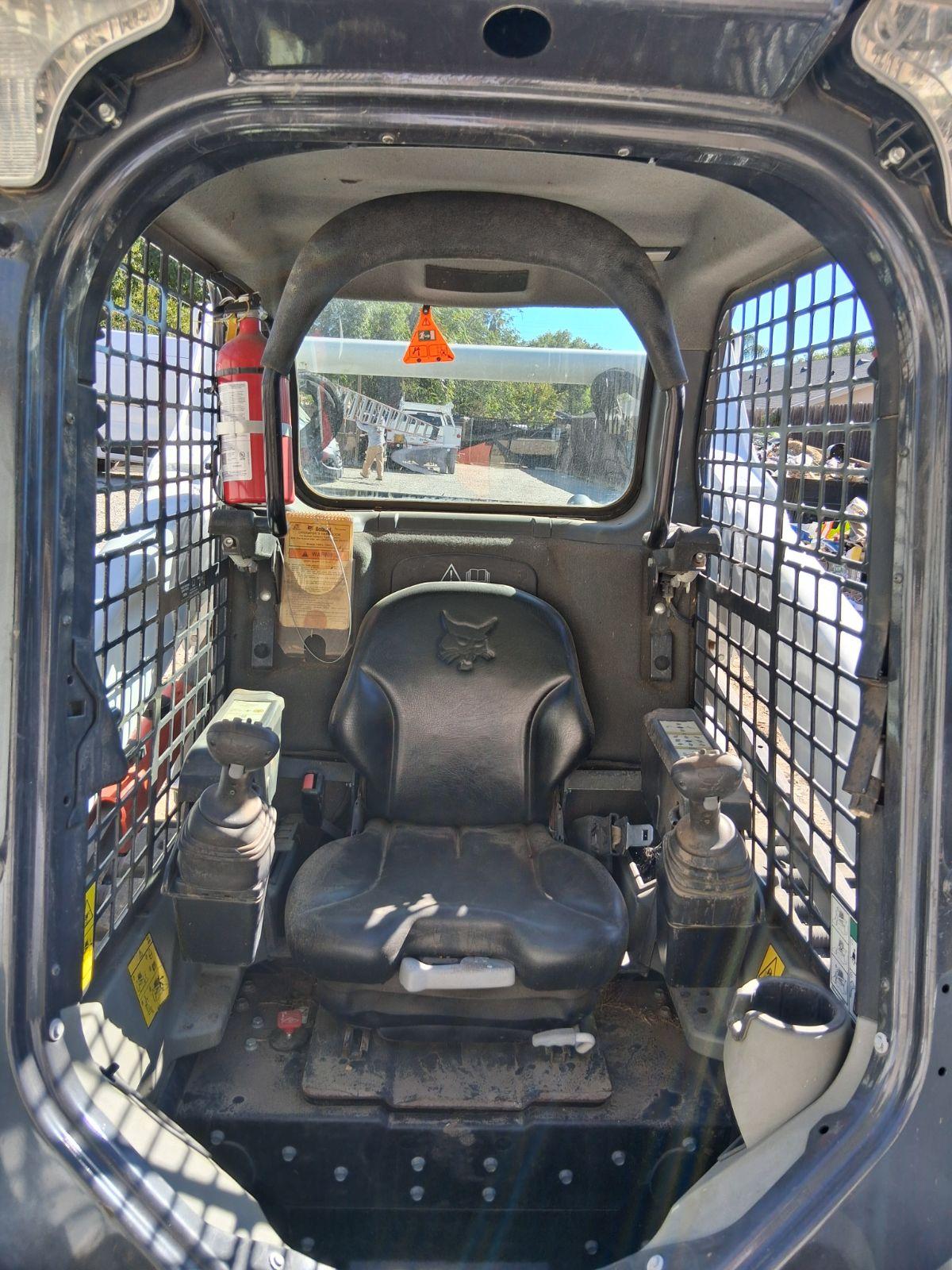 2022 Bobcat T595 — Reseda, CA (photo 3)
