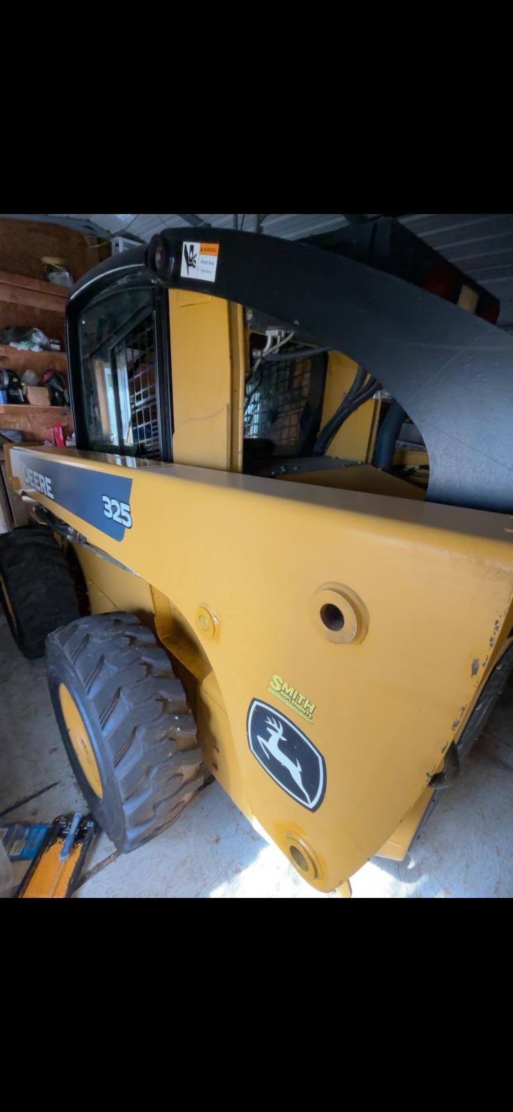 2007 John Deere 325 — Edinburgh, IN (photo 2)